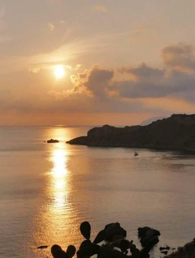 La Casetta Alla Tonnara Milazzo Exterior foto